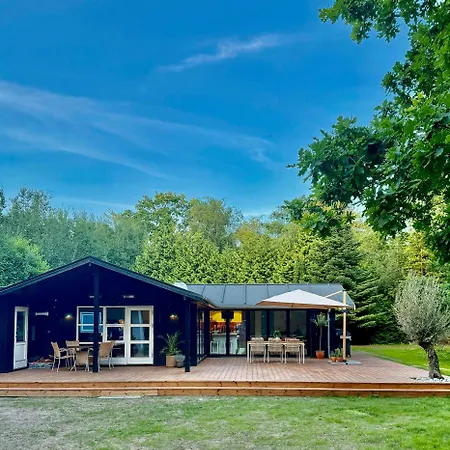 Wood-fired Hot Tub Sauna And 150 M To The Stroby Egede